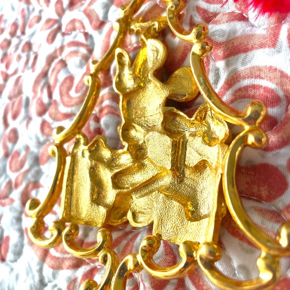 Disney’s Minnie Mouse 3-D Gold Ornament - Picture 15 of 15